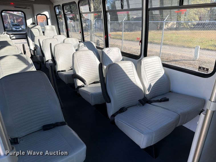 image for item FU6014 2013 Ford E450 shuttle bus