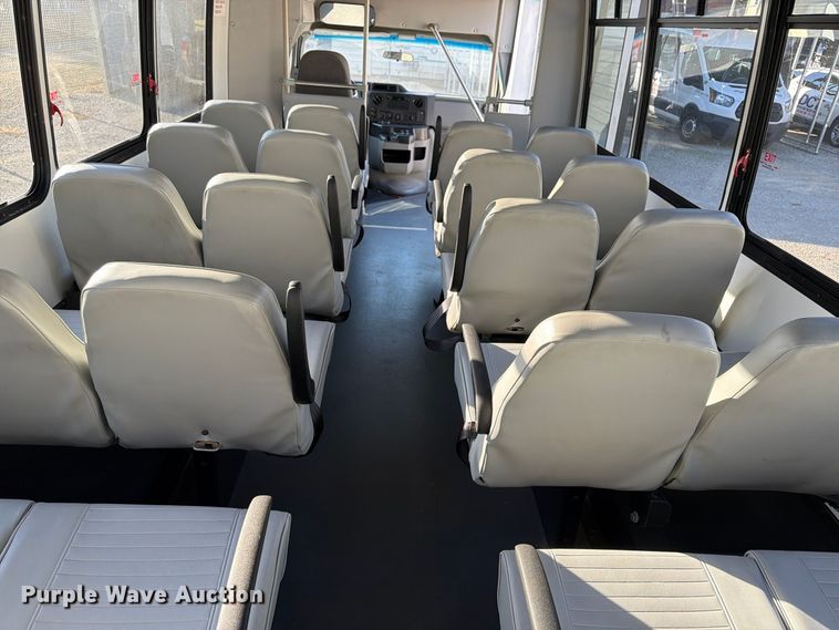 image for item FU6014 2013 Ford E450 shuttle bus