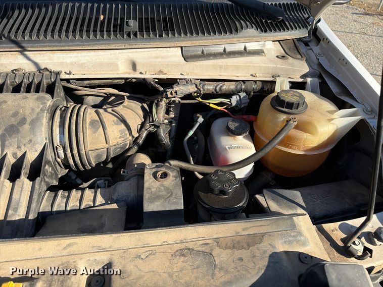 image for item FU6014 2013 Ford E450 shuttle bus