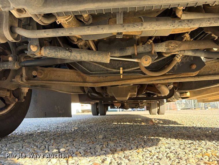 image for item FU6014 2013 Ford E450 shuttle bus