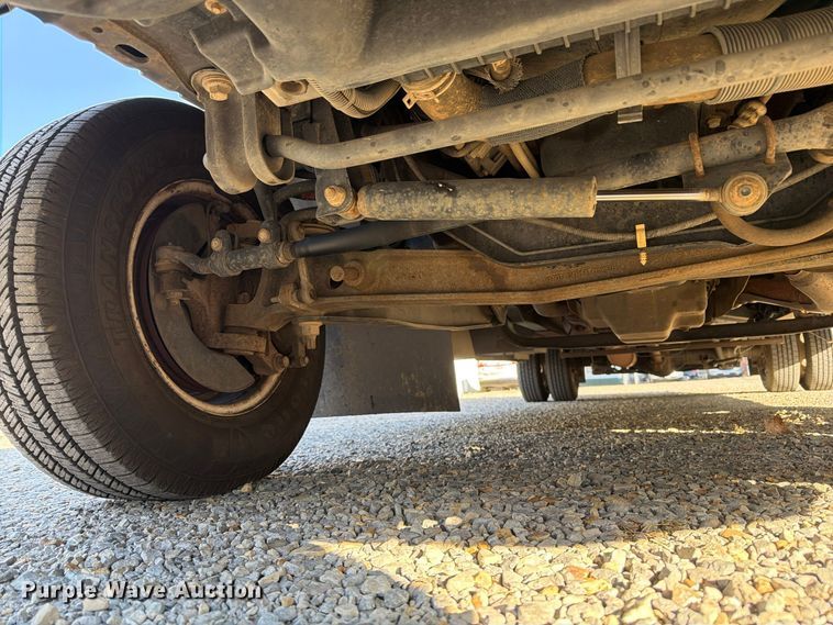 image for item FU6014 2013 Ford E450 shuttle bus