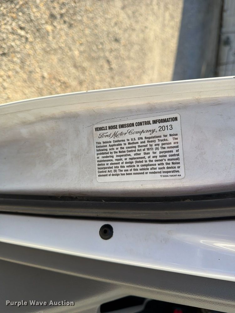 image for item FU6014 2013 Ford E450 shuttle bus