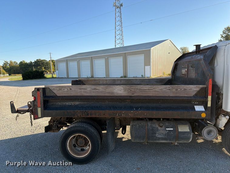 image for item FU8502 1999 Chevrolet W4 dump truck