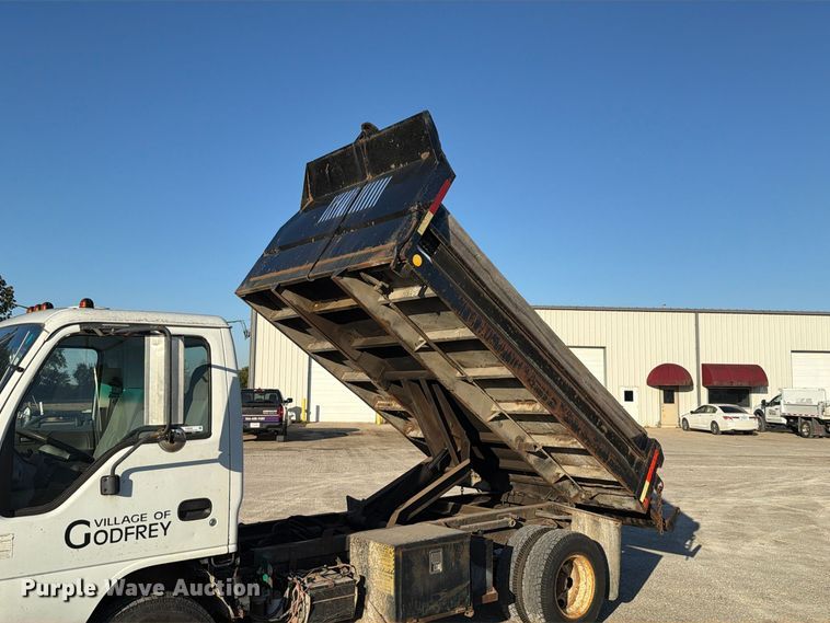 image for item FU8502 1999 Chevrolet W4 dump truck