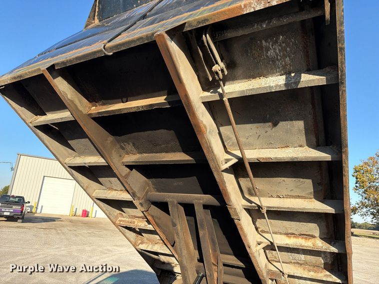 image for item FU8502 1999 Chevrolet W4 dump truck
