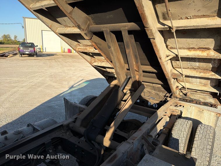 image for item FU8502 1999 Chevrolet W4 dump truck