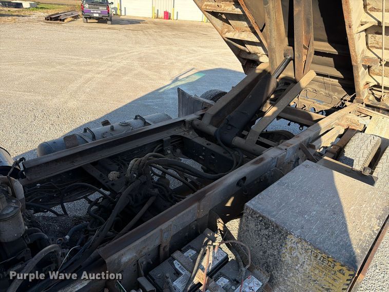 image for item FU8502 1999 Chevrolet W4 dump truck