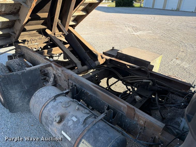 image for item FU8502 1999 Chevrolet W4 dump truck