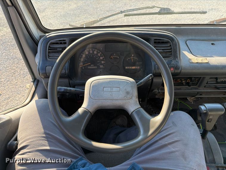 image for item FU8502 1999 Chevrolet W4 dump truck