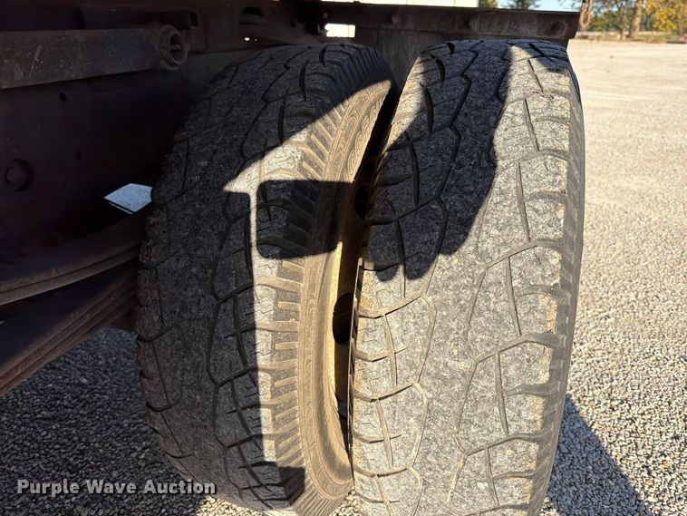image for item FU8502 1999 Chevrolet W4 dump truck