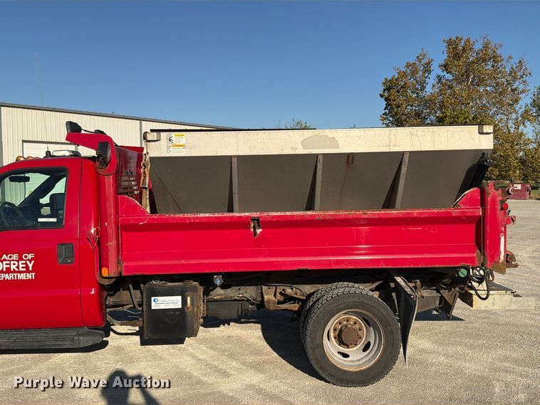 image for item FU8504 2012 Ford F550 Super Duty XL dump truck