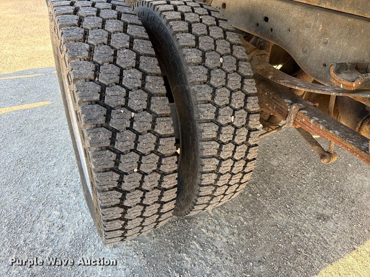 image for item FU8504 2012 Ford F550 Super Duty XL dump truck