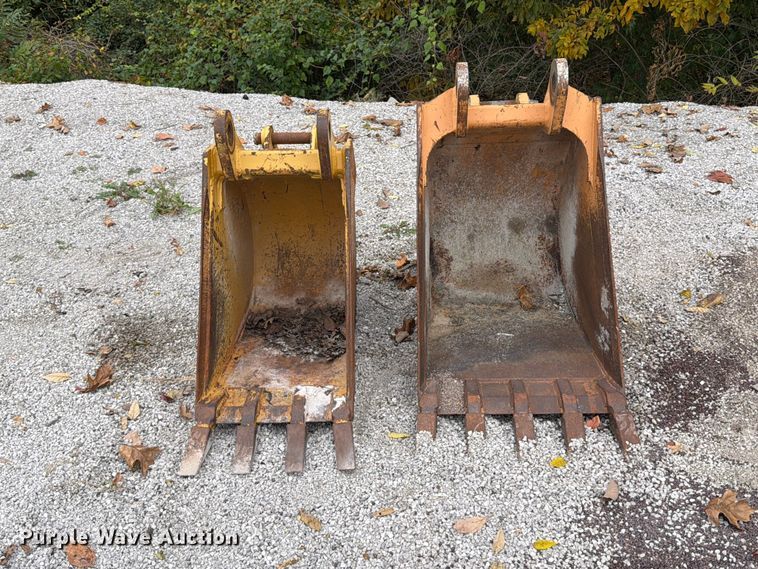 image for item FU8510 (2) backhoe buckets