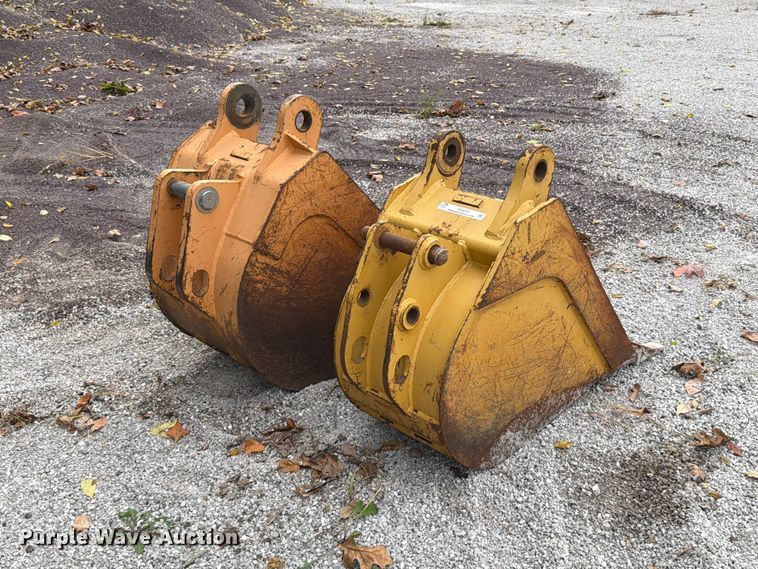 image for item FU8510 (2) backhoe buckets