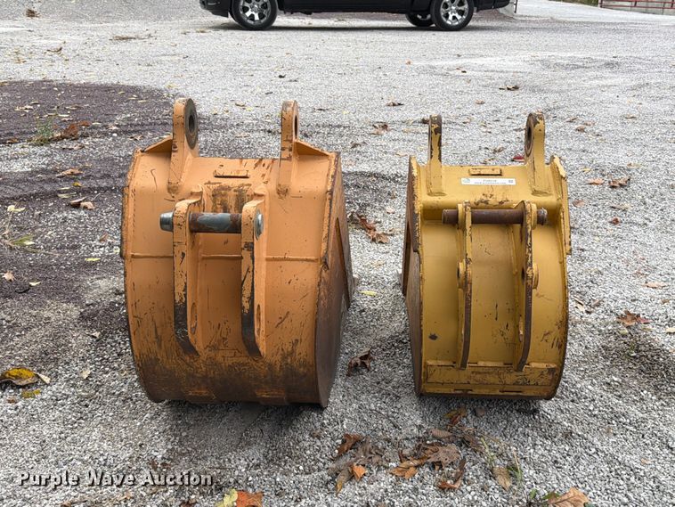 image for item FU8510 (2) backhoe buckets
