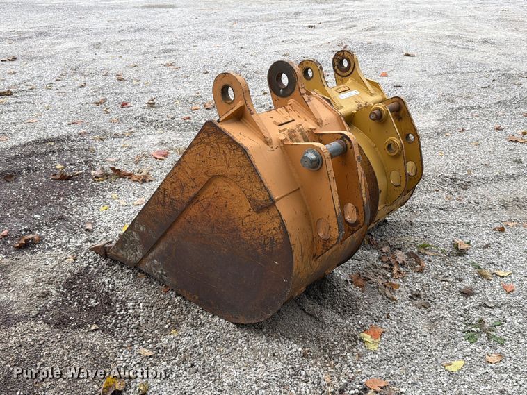 image for item FU8510 (2) backhoe buckets