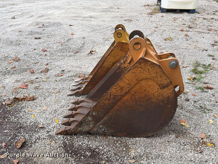 image for item FU8510 (2) backhoe buckets