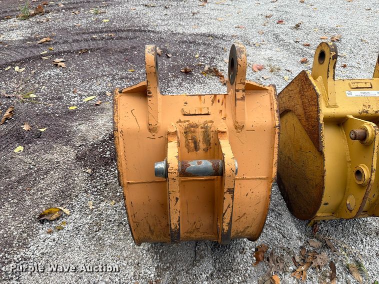 image for item FU8510 (2) backhoe buckets