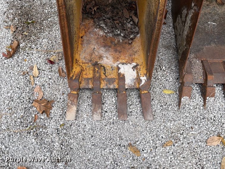 image for item FU8510 (2) backhoe buckets