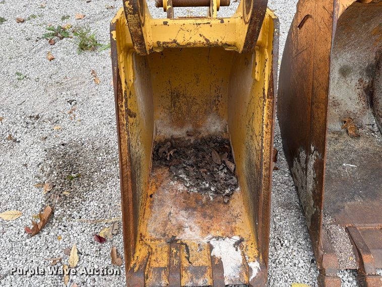 image for item FU8510 (2) backhoe buckets