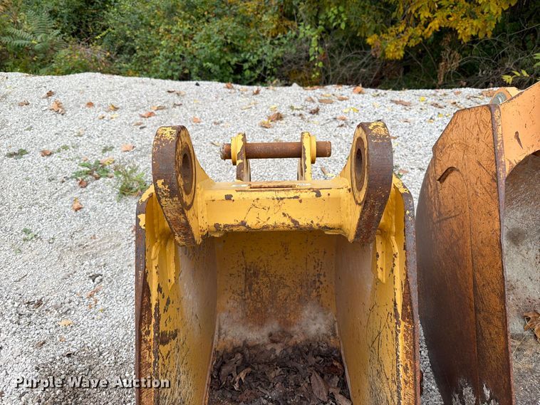 image for item FU8510 (2) backhoe buckets