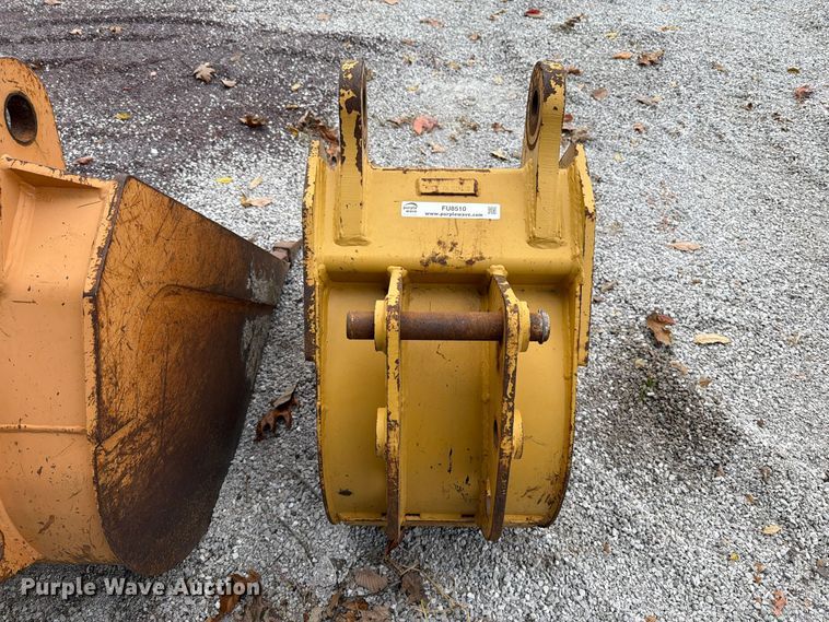 image for item FU8510 (2) backhoe buckets