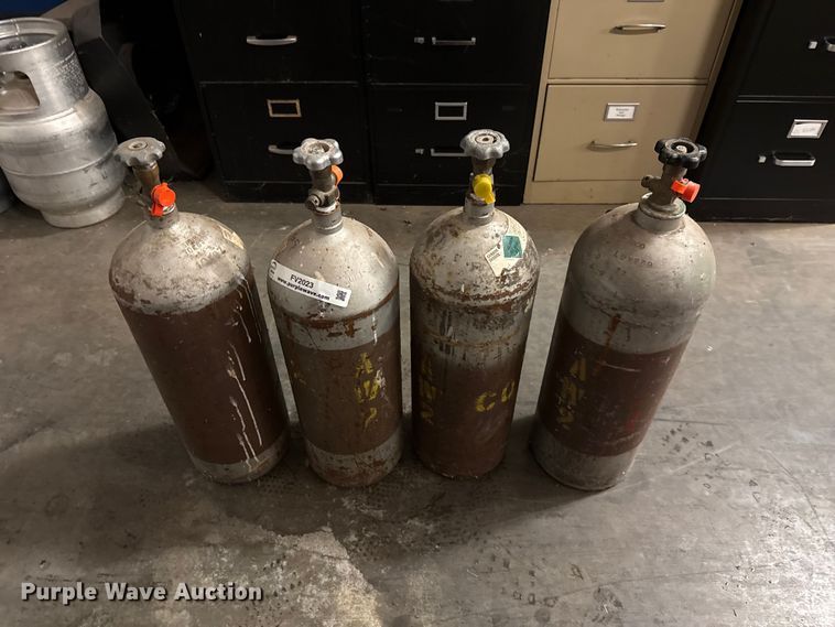 image for item FV2023 (4) Carbon dioxide tanks