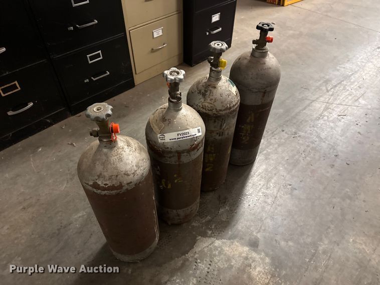 image for item FV2023 (4) Carbon dioxide tanks