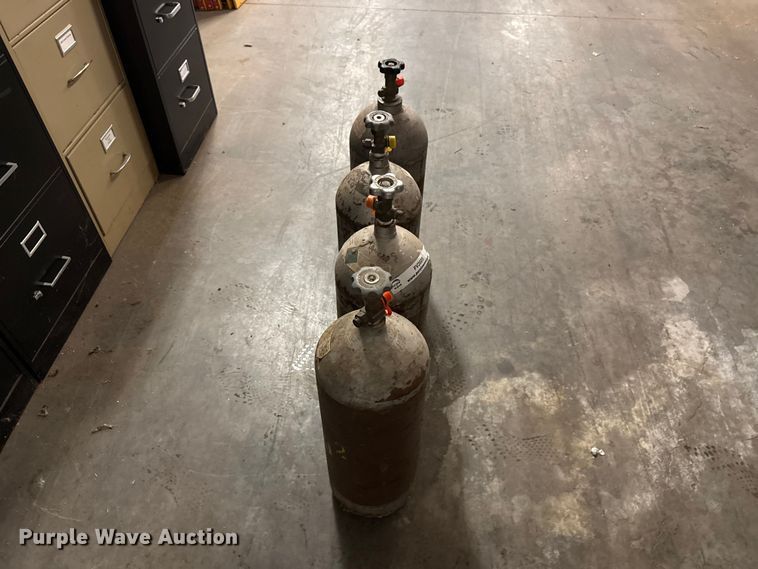 image for item FV2023 (4) Carbon dioxide tanks