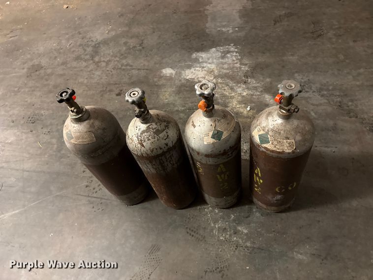 image for item FV2023 (4) Carbon dioxide tanks