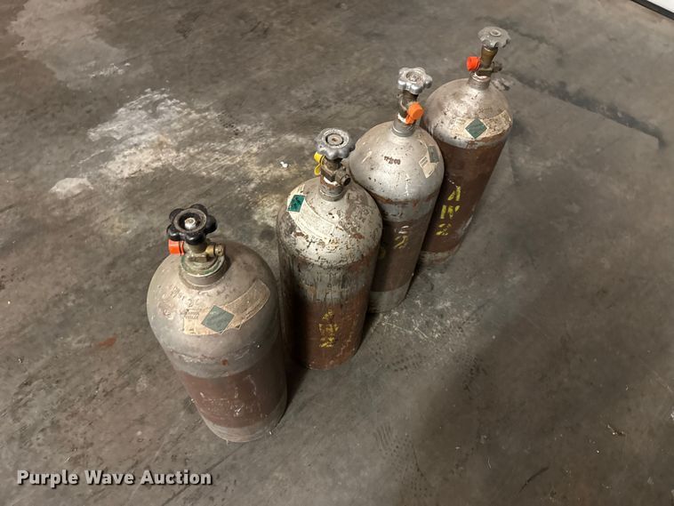 image for item FV2023 (4) Carbon dioxide tanks