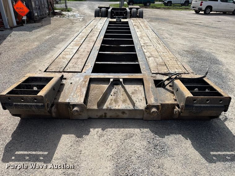 image for item FV2034 2009 Etnyre Blackhawk PRTN35TD lowboy equipment trailer