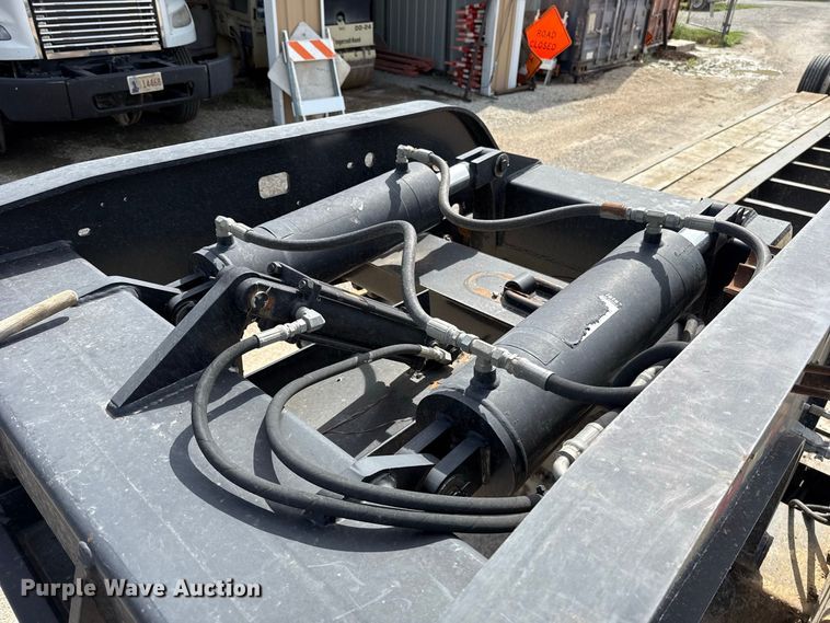 image for item FV2034 2009 Etnyre Blackhawk PRTN35TD lowboy equipment trailer