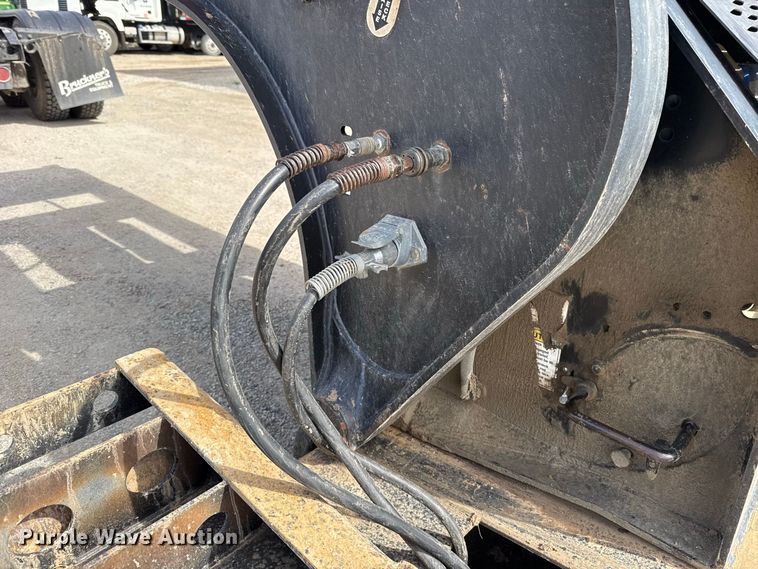 image for item FV2034 2009 Etnyre Blackhawk PRTN35TD lowboy equipment trailer