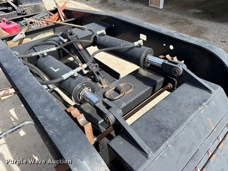 image for item FV2034 2009 Etnyre Blackhawk PRTN35TD lowboy equipment trailer