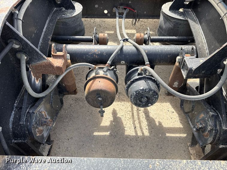 image for item FV2034 2009 Etnyre Blackhawk PRTN35TD lowboy equipment trailer