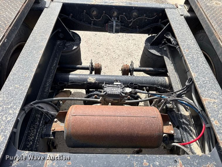 image for item FV2034 2009 Etnyre Blackhawk PRTN35TD lowboy equipment trailer