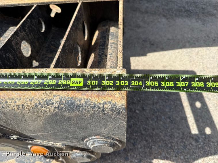 image for item FV2034 2009 Etnyre Blackhawk PRTN35TD lowboy equipment trailer