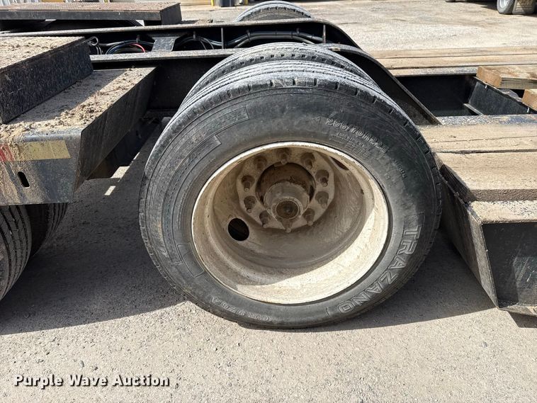 image for item FV2034 2009 Etnyre Blackhawk PRTN35TD lowboy equipment trailer