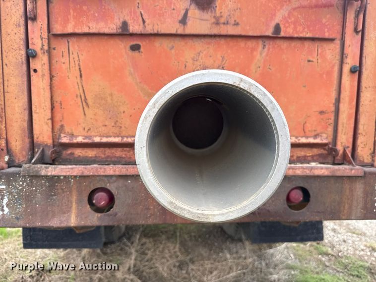 image for item FV2043 1976 Dodge D600 grain truck