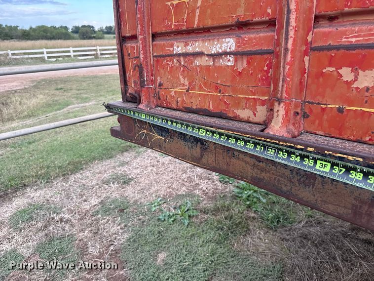 image for item FV2043 1976 Dodge D600 grain truck