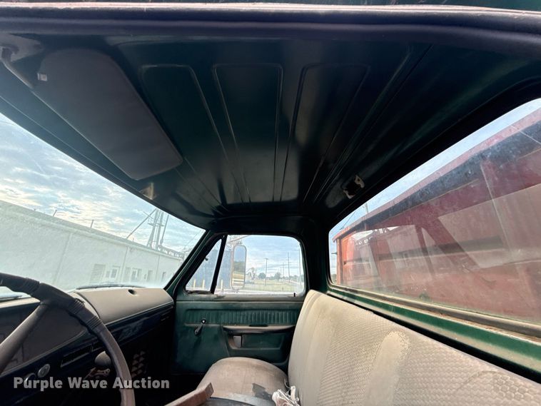 image for item FV2043 1976 Dodge D600 grain truck