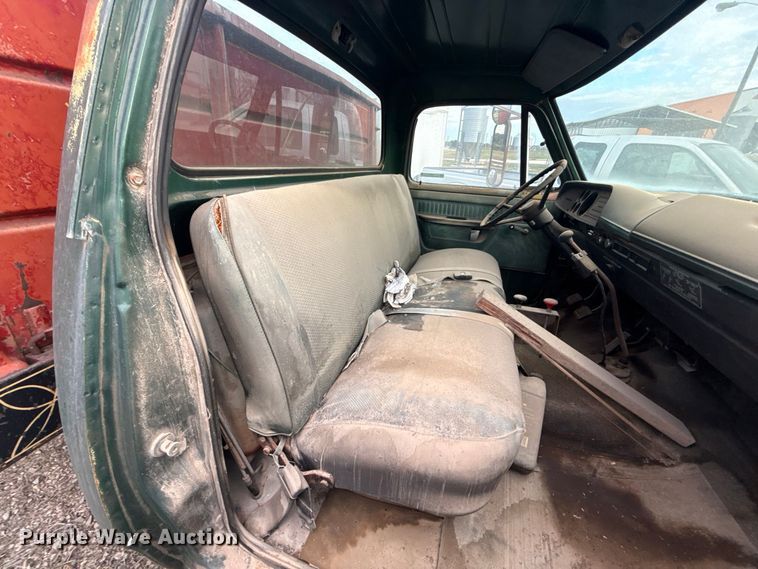 image for item FV2043 1976 Dodge D600 grain truck