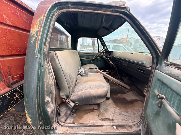 image for item FV2043 1976 Dodge D600 grain truck