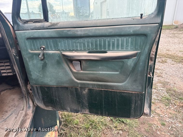 image for item FV2043 1976 Dodge D600 grain truck