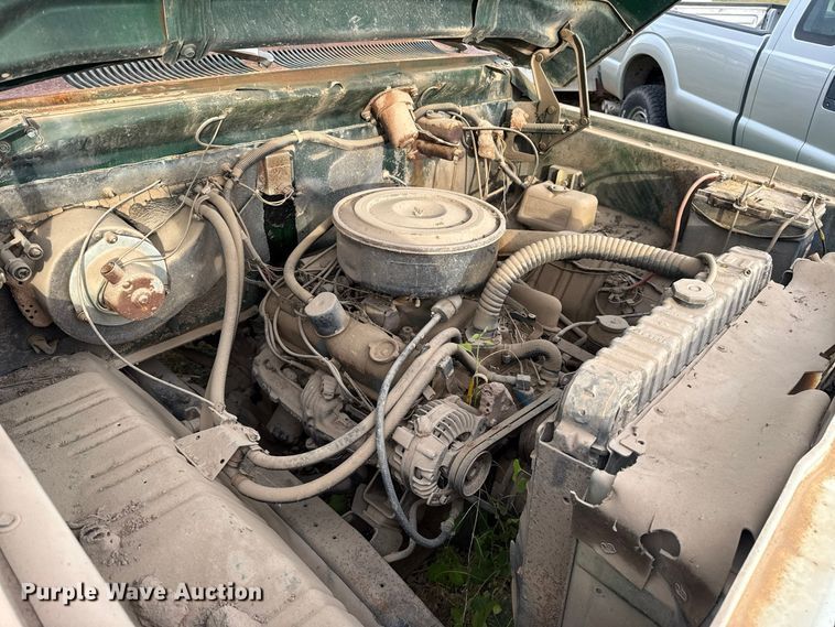image for item FV2043 1976 Dodge D600 grain truck