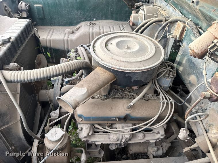 image for item FV2043 1976 Dodge D600 grain truck