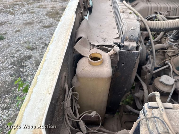 image for item FV2043 1976 Dodge D600 grain truck