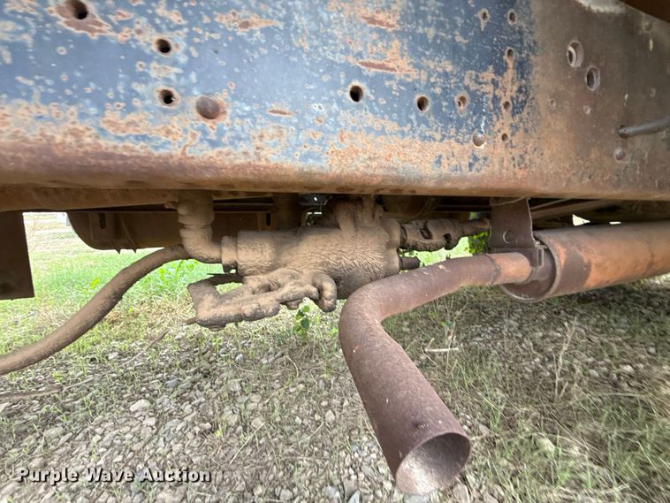image for item FV2043 1976 Dodge D600 grain truck