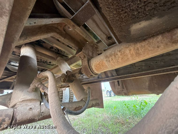 image for item FV2043 1976 Dodge D600 grain truck